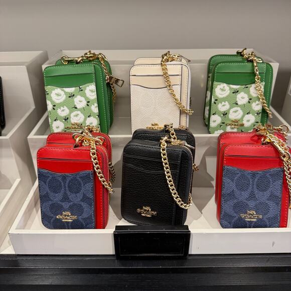 Coach Handbags - Coach Zip Card Case In Signature Canvas CW883 / Floral Print CBL79